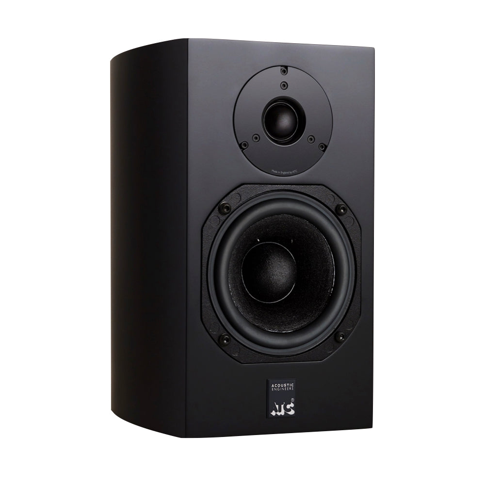 ATC SCM7 - Pair of bookshelf speakers