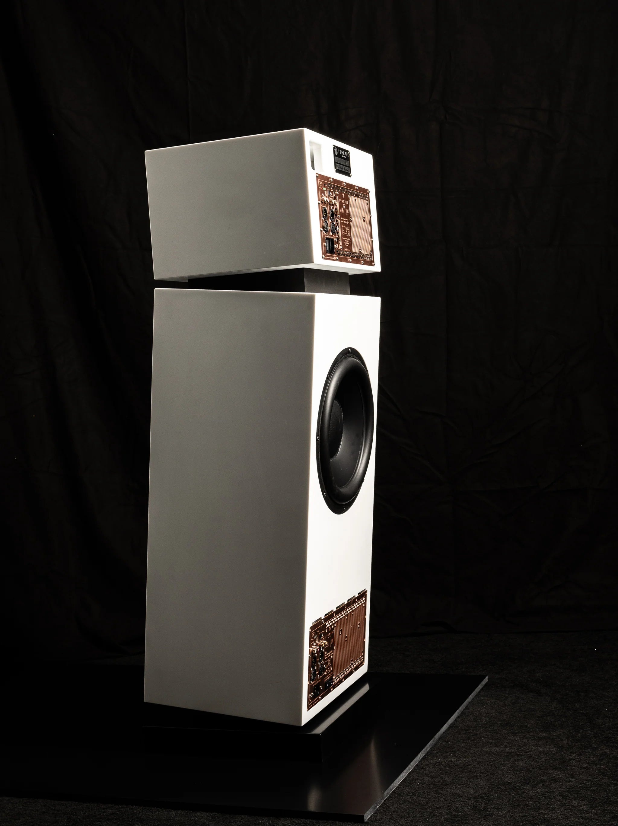 Lyravox Karlsson Tower Monolith - Active speakers