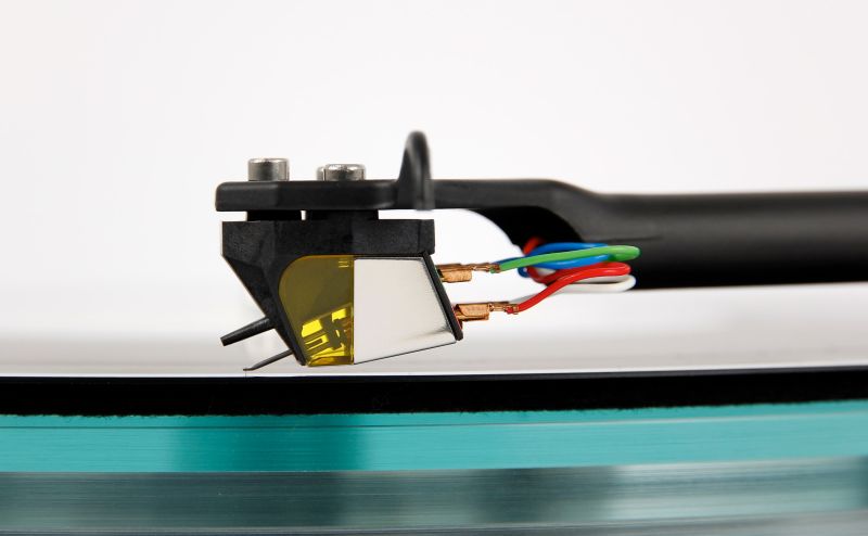Rega Elys 2 – MM-Plattenspieler-Tonabnehmer