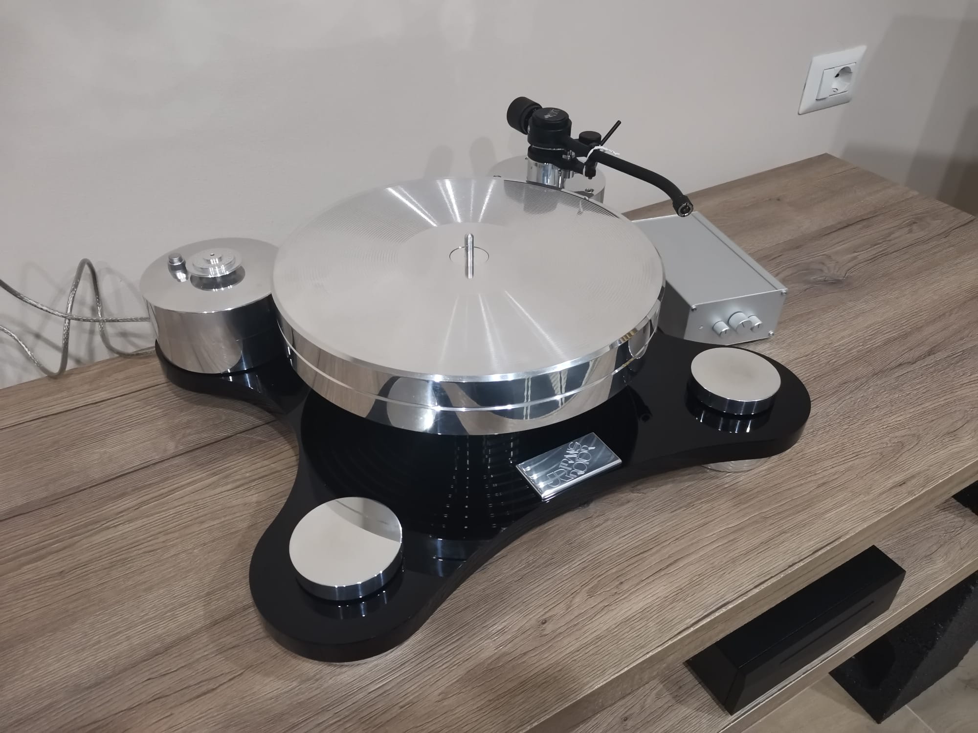 Denon DP-3000 - Turntable - READY FOR DELIVERY