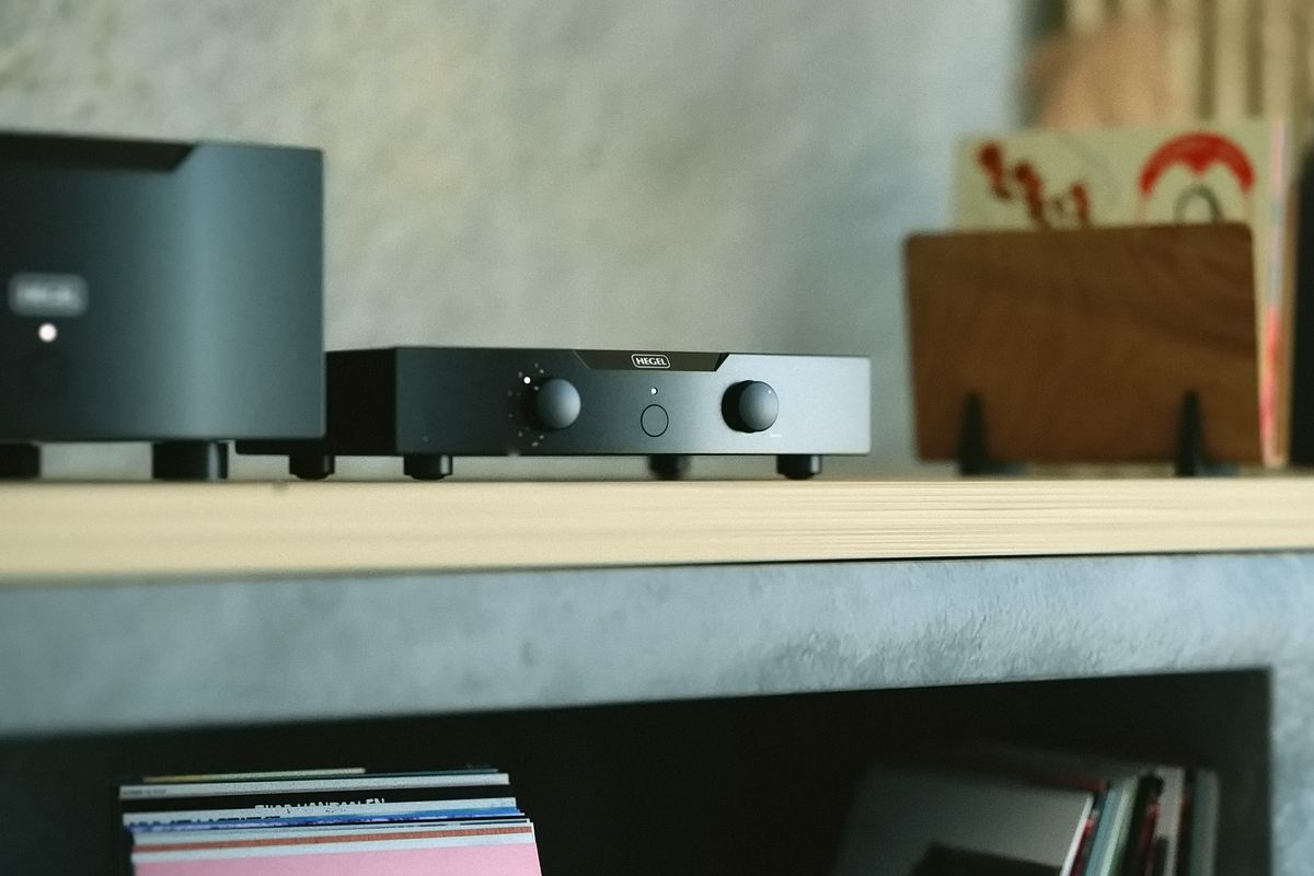 Hegel P30A - Stereo Preamplifier