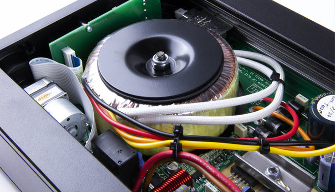 Rega IO - Amplificatore stereo