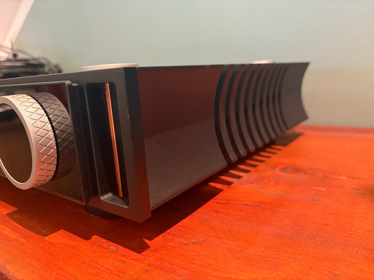 Aviik u188 – Amplificatore Integrato con DAC e Streamer - USATO