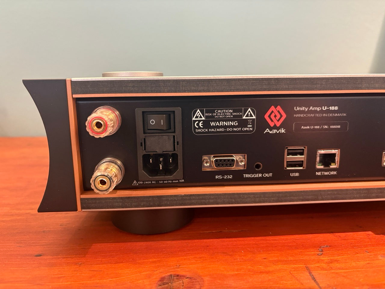 Aviik u188 – Amplificatore Integrato con DAC e Streamer - USATO