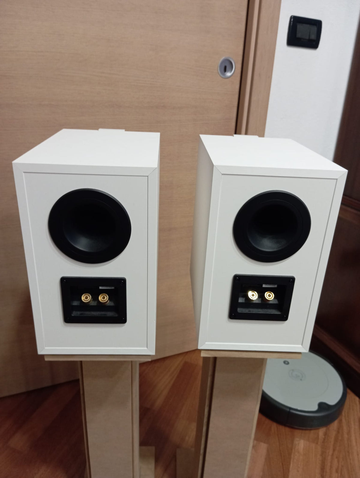 Kef Q-Serie – Q150 – Paar freistehende Lautsprecher