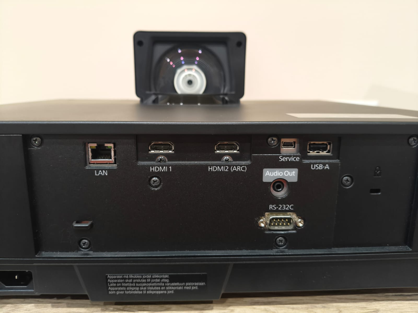 Epson EH-LS300B – Kurzdistanz-Videoprojektor – LIEFERFERTIG 