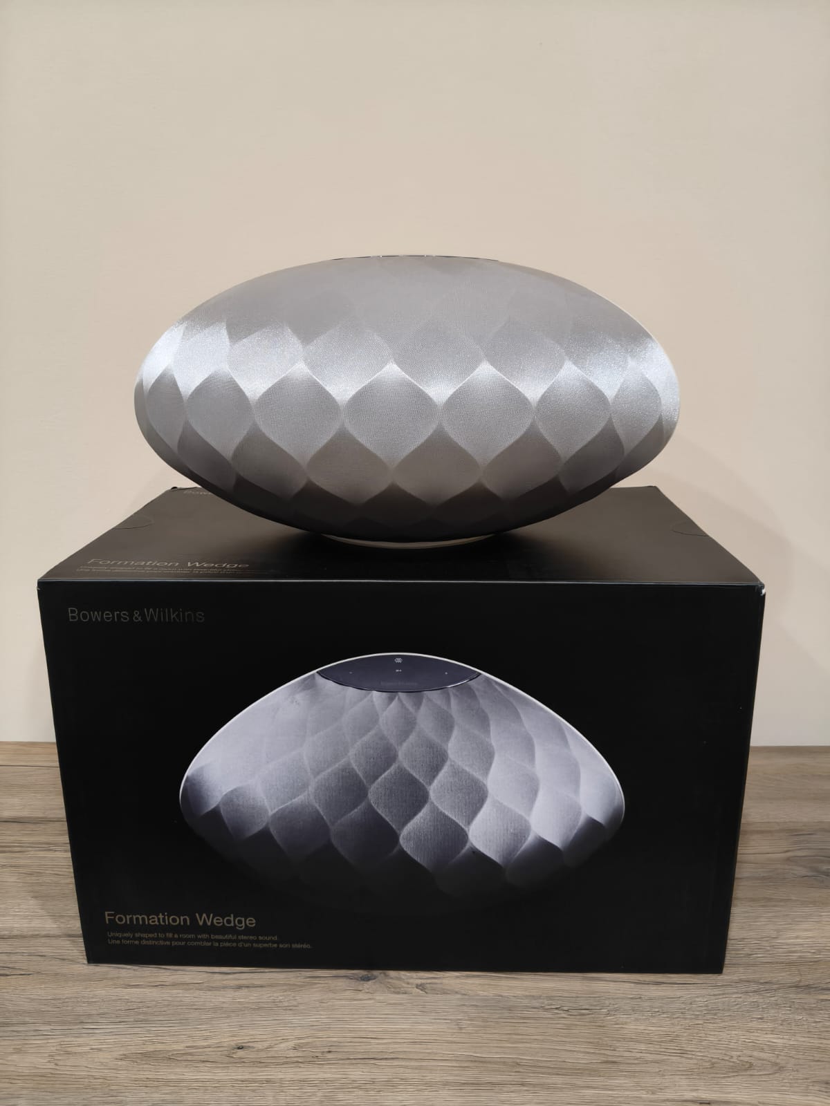 Bowers &amp; Wilkins WEDGE SILBER – OFFENE BOX 