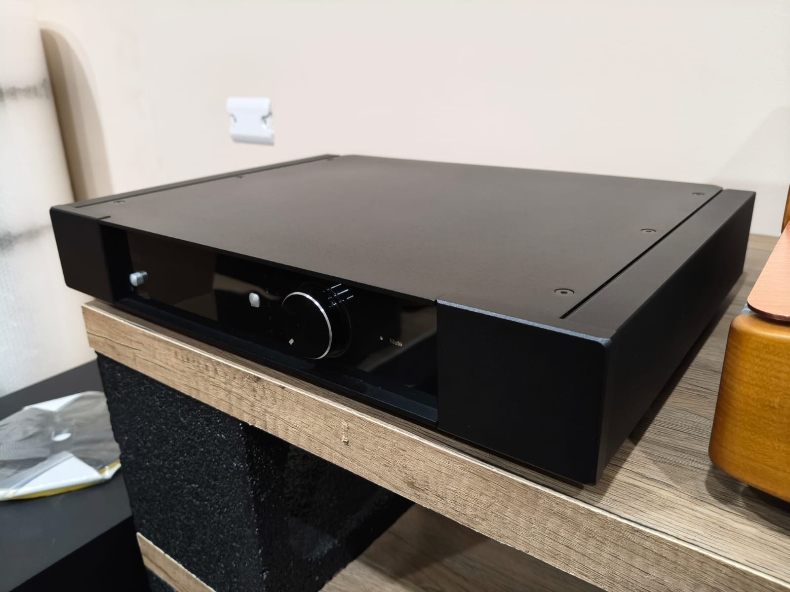 Rega Elex R - Amplificatore integrato stereo  - USATO