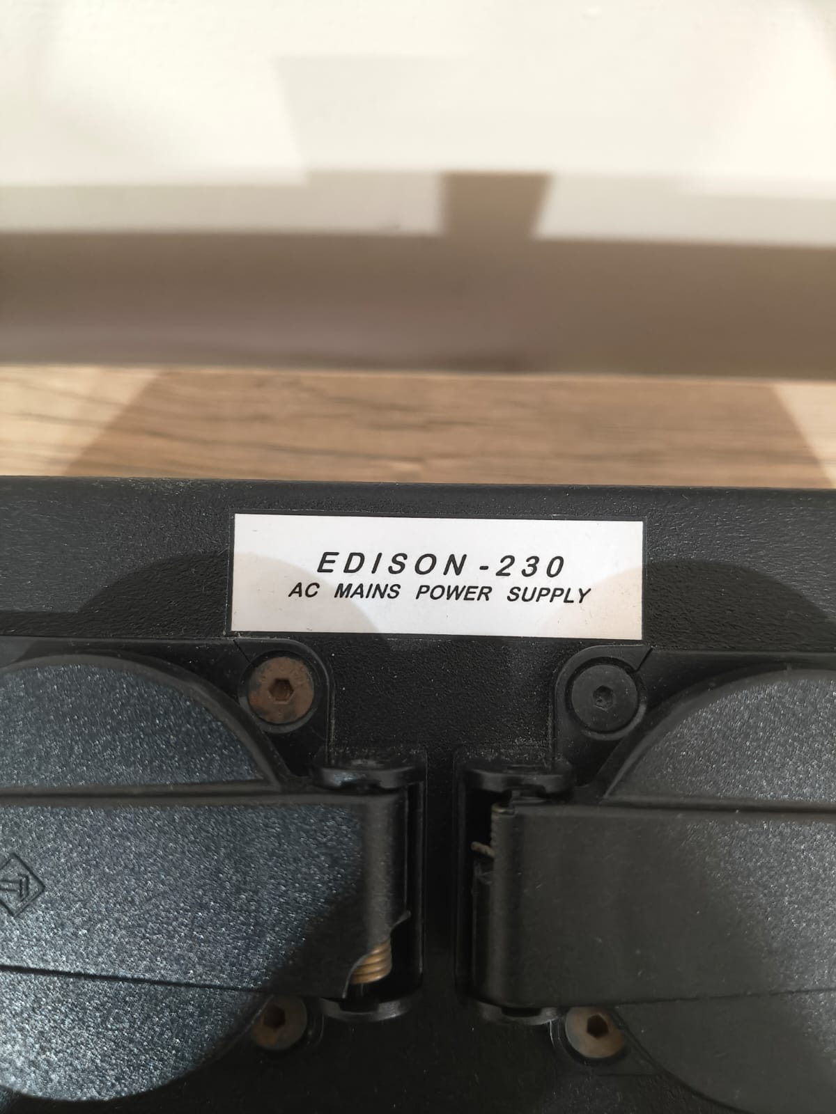 LECTOR DOCET Edison 230 - Distributore e filtro di alimentazione - USATO