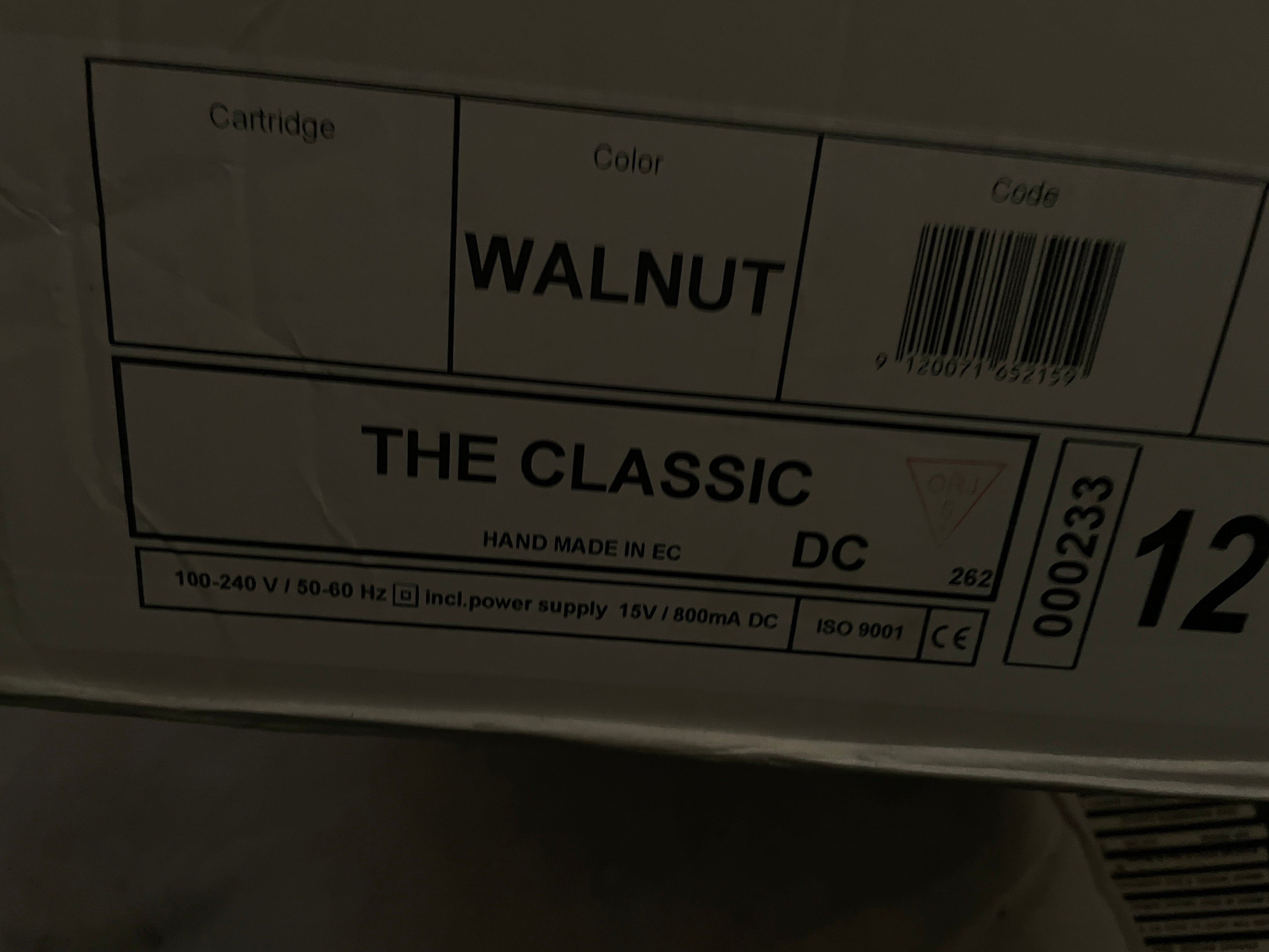 Pro-Ject DER KLASSISCHE WALNUSS-Plattenspieler – GEBRAUCHT